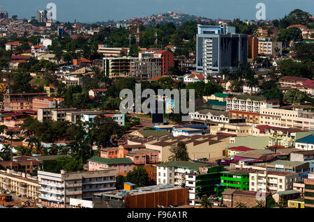 Kampala CBD vista guardando ad est dalla collina di Kampala, Kampala, Uganda Foto Stock