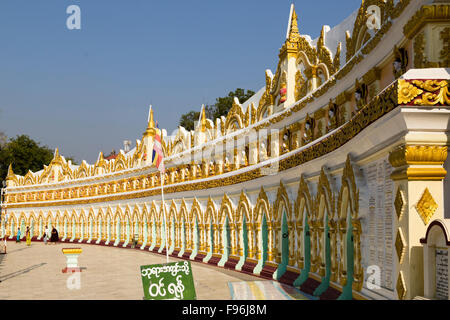 Pagoda di Umin Thounzeh, Sagaing, Mandalay Myanmar Foto Stock