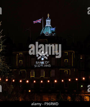 I bambini in stato di bisogno , Edimburgo, Venerdì, 13 novembre 2015 la Bank of Scotland storica sede sulla Montagnola era illuminato questa sera con una spettacolare proiezione laser, celebrando la Bank of Scotland principali del partenariato con la BBC ai bambini bisognosi Foto Stock