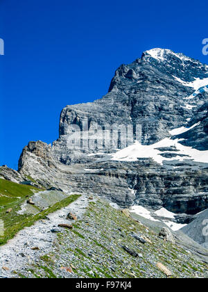 Eiger, Svizzera. Una delle straordinarie cime di montagna in Berner Oberland parte delle Alpi europee, principale punto di riferimento della Confederazione svizzera Foto Stock