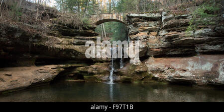 Logan, Ohio - il vecchio uomo della grotta di area a Hocking Hills State Park. Foto Stock