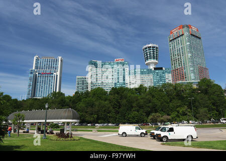 WEGO fermata autobus e parcheggio a tavola Rock House. Marriott Hotel. Tower Hotel. Hotel Embassy Suites. Fallsview Niagara Falls, Foto Stock