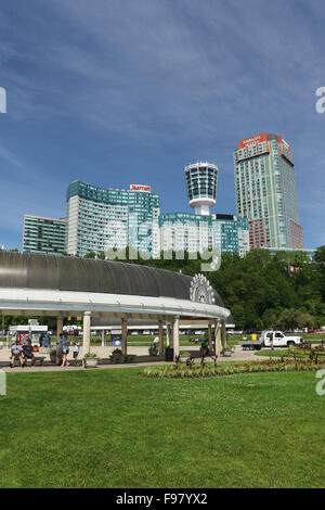 WEGO fermata autobus e parcheggio a tavola Rock House. Marriott Hotel. Tower Hotel. Hotel Embassy Suites. Fallsview Niagara Falls, Foto Stock