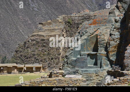 Le rovine inca di Ollantaytambo nella Valle Sacra del Perù. Foto Stock