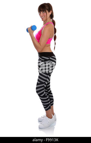 Sorridente sport fitness allenamento donna con il manubrio corpo pieno ritratto isolato su uno sfondo bianco Foto Stock