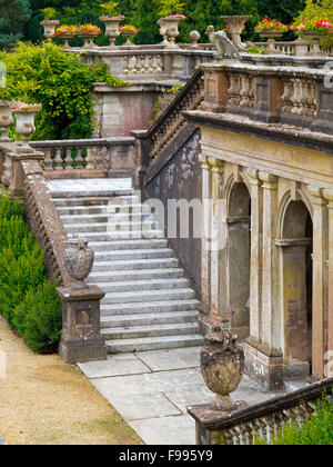 Il giardino di stile italiano a Osborne House East Cowes Isle of Wight England Regno Unito ex casa della regina Vittoria e il Principe Albert Foto Stock