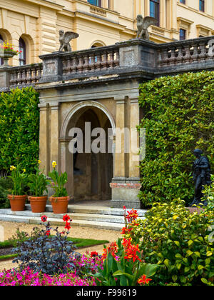 Il giardino di stile italiano a Osborne House East Cowes Isle of Wight England Regno Unito ex casa della regina Vittoria e il Principe Albert Foto Stock