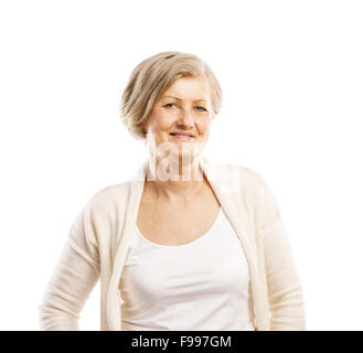 Senior donna casual style ritratto, studio shot, isolato su sfondo bianco Foto Stock