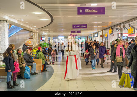 Lucia celebrazione in Norrkoping, Svezia Foto Stock