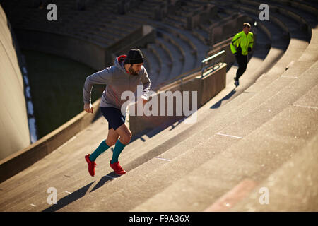 Sto lavorando sulle scale dello stadio dell'Università di Harvard Foto Stock