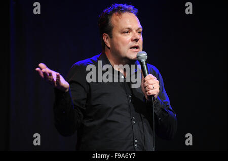 Il comico Hal Cruttenden effettua in Edinburgh Festival Fringe in agosto 2013. Foto Stock