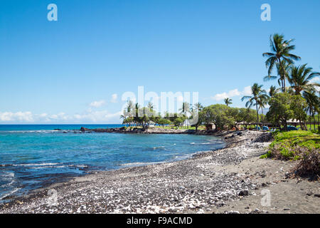 Una vista di Pauoa Bay e sulla spiaggia di proprietà di Fairmont Orchid, un hotel di lusso e resort sulla Costa di Kohala, Hawaii. Foto Stock