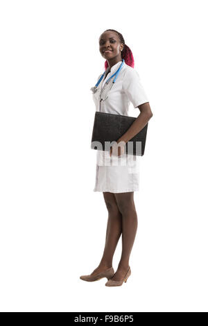Sorridente medico. Isolato su sfondo bianco Foto Stock