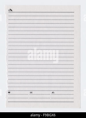 Notebook bianco foglio di carta strappata dal notebook Foto Stock