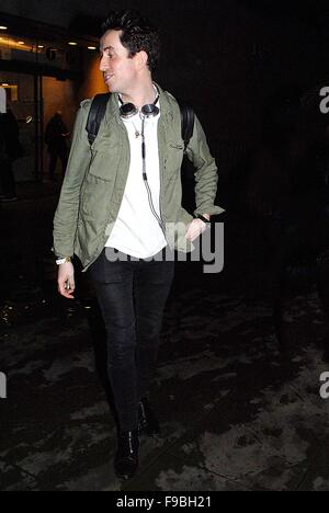 Londra, Regno Unito, 15 dicembre 2015. Il DJ e l'emittente Nick Grimshaw ha visto presso la sede della BBC TV Studio e radio 1 Credit: PatPhoto/Alamy Live News Foto Stock