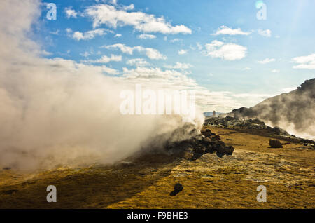 Attività geotermica a Namafjall area est del Lago Myvatn Foto Stock