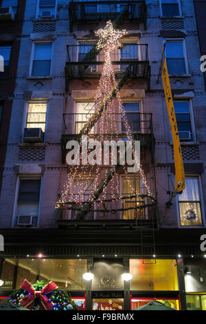 Stagione di vacanze su Mulberry Street in Little Italy, NYC Foto Stock