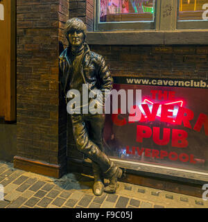 John Lennon statua Mathew Street Liverpool Beatles Foto Stock