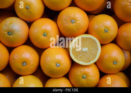 Un taglio sopra il resto. Foto Stock