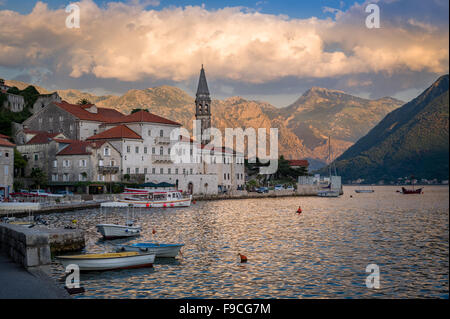 Perast città vecchia paesaggio Foto Stock