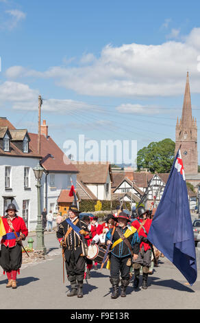 Il Nodo sigillato rievocazione nel villaggio di Weobley, Herefordshire, England, Regno Unito Foto Stock