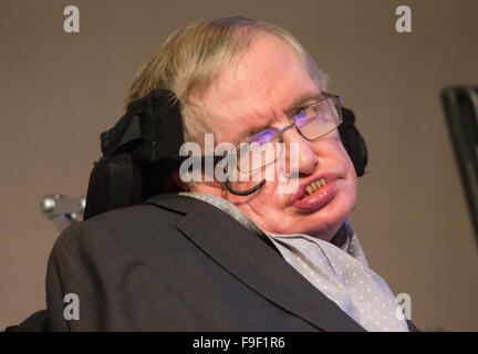 Il professor Stephen Hawking parla alla Royal Society dopo l' annuncio di un nuovo award chiamato Stephen Hawking medaglia Foto Stock