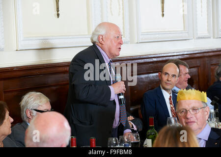 Jonathan Fenby al oldie pranzo letterario 05-12-15 Foto Stock