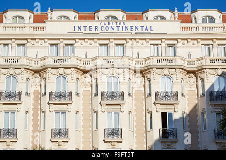 Hotel di lusso InterContinental Carlton, situato sul famoso 'Croisette' boulevard a Cannes Foto Stock