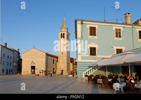 San Cosma e Damiano chiesa parrocchiale, Fažana, Fasana, Istria, Croazia Foto Stock