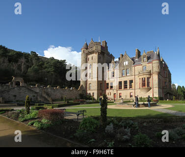 Castello di Belfast in grotta Hill Country Park, Belfast, Irlanda del Nord. La Scottish stile baronale castello domina la città e Belfast Lough. Foto Stock