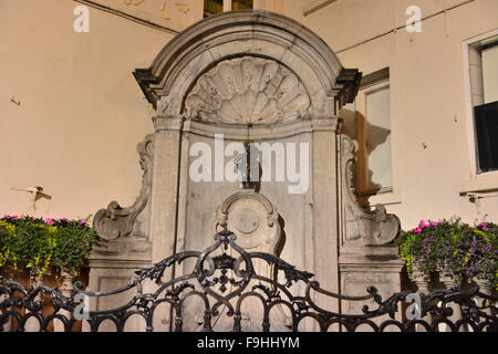 Il Manneken Pis, Bruxelles, Belgio Foto Stock