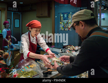 NISHIKI STREET MARKET KYOTO IN GIAPPONE Foto Stock