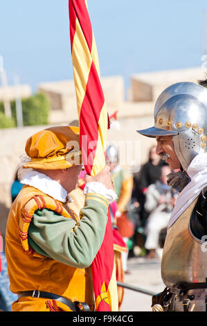 In guardia Parade in città Birgu (Vittoriosa), Rievocazione raffigura l'ispezione del San Giovanni Cavalier Foto Stock