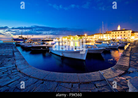 Città adriatica di Biograd Na Moru vista serale, Dalmazia, Croazia Foto Stock