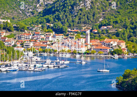 Città di Skradin vista fronte mare, Dalmazia, Croazia Foto Stock