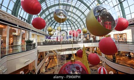 Centro Commerciale Mall of the Emirates shopping mall in Dubai. Sviluppato e di proprietà di Majid Al Futtaim-proprietà, è stato inaugurato nel novembre 2005. Foto Stock