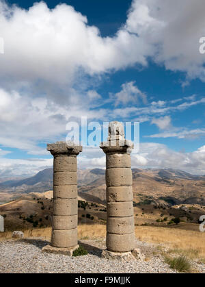 Tumulo Karakus, Kahta, Adıyaman, Anatolia sud-orientale, in Turchia. Foto Stock