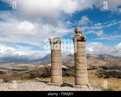 Tumulo Karakus, Kahta, Adıyaman, Anatolia sud-orientale, in Turchia. Foto Stock