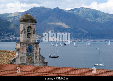 Il campanile della chiesa della Santissima Annunziata, Gaeta, Italia Foto Stock