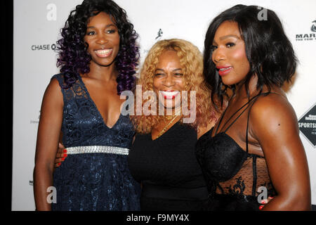 Venus Williams, Oracene Price und Serena Williams bei der Sports Illustrated sportivo dell'anno cerimonia 2015 am Pier sessanta der Moli Chelsea. New York, 15.12.2015/picture alliance Foto Stock