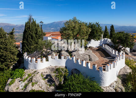 Il sito di un castello moresco su Comares Village, 739 metri sopra il livello del mare, provincia di Malaga, Andalusia, Spagna Foto Stock