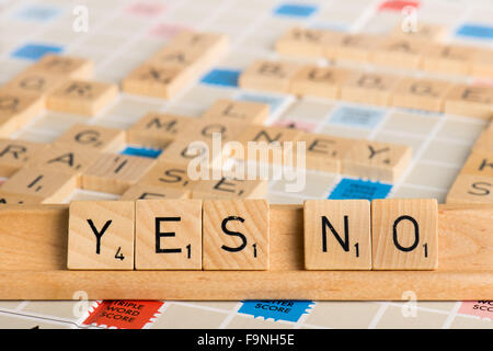 Scrabble - SÌ NO Foto Stock