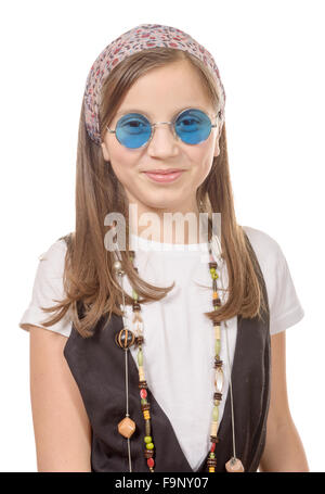 Un ritratto di una giovane ragazza con una sciarpa nei capelli stile hippie Foto Stock