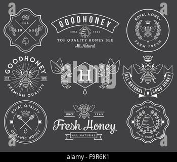 Il miele e le api i badge di vettore e le etichette per qualsiasi uso. Illustrazione Vettoriale