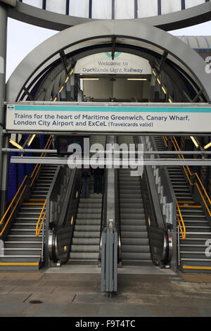 ingresso della stazione ferroviaria dlr tower Gateway Londra Foto Stock