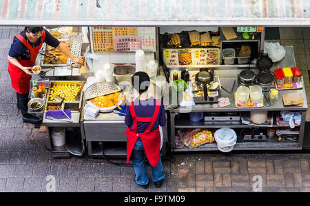 Street Food Corner a Hong Kong Foto Stock