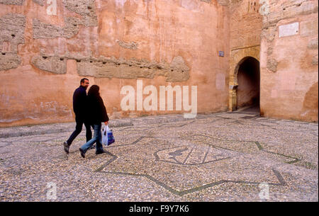 Arco de Las Pesas (arc pesi).Vicino a Plaza Larga. Quartiere Albaicín. Granada, Andalusia, Spagna Foto Stock