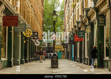 Il Cecil Court, Londra Foto Stock