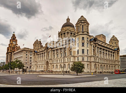 Edifici Pierhead la bellezza delle tre grazie a Liverpool è Pier Head Foto Stock