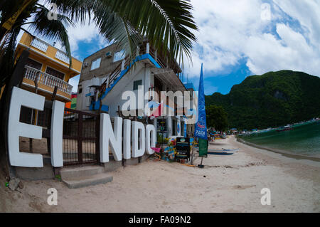 El Nido segno presso la spiaggia nella parte anteriore del case Foto Stock